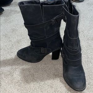 Heeled boots